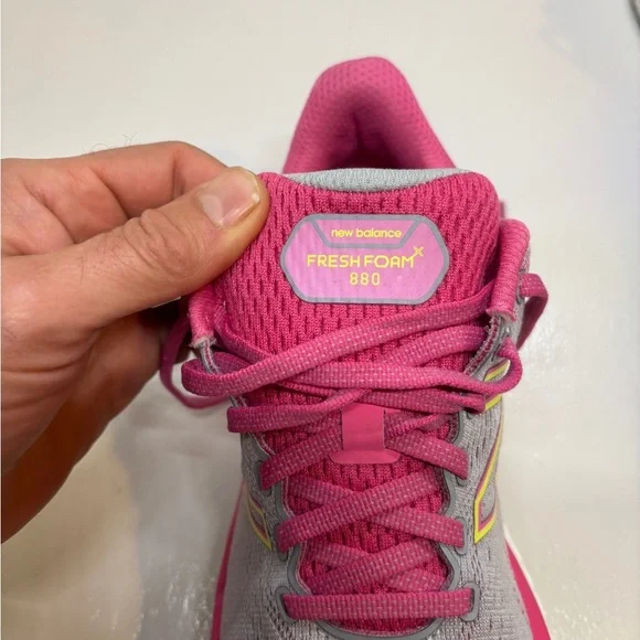 Women’s New Balance Fresh Foam 880v11 running shoes size 5.5 - Picture 10 of 11